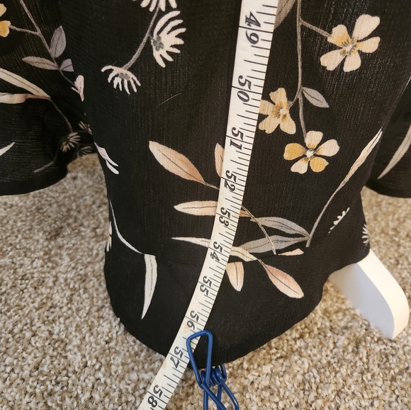 Lulu's Black Floral Wrap Dress size 2 - Picture 9 of 15